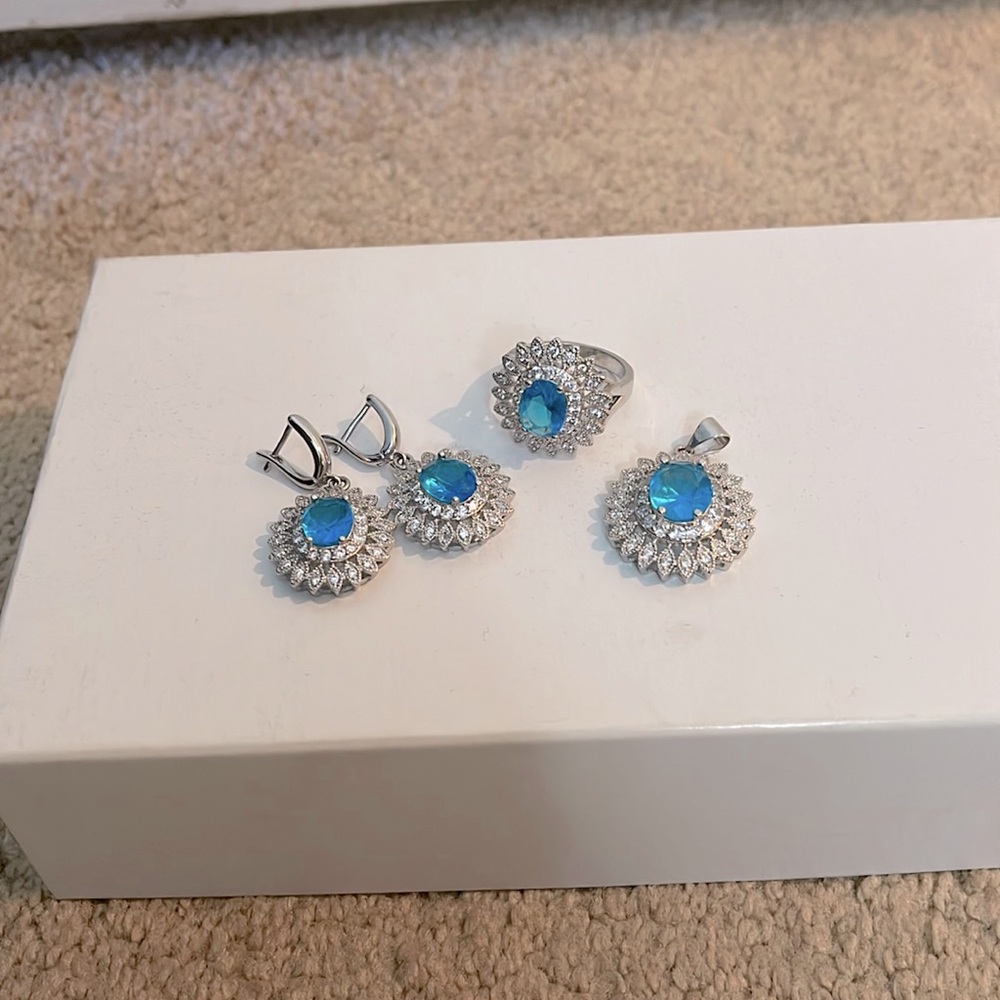 A set of jewelry